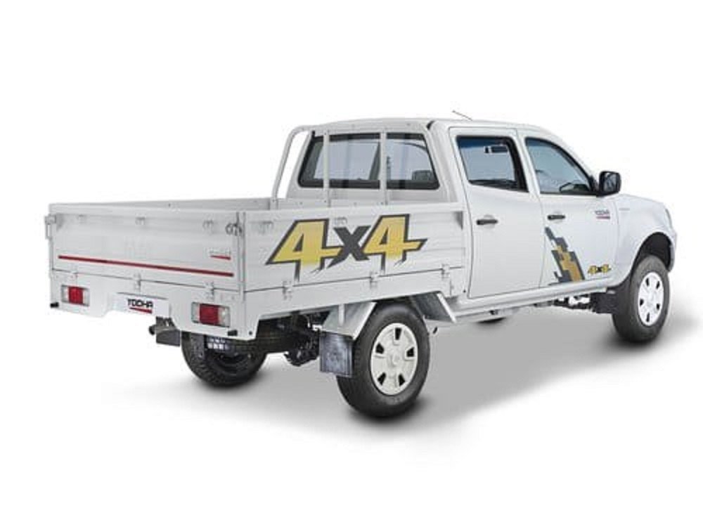 tata-yodha-crew-cabin